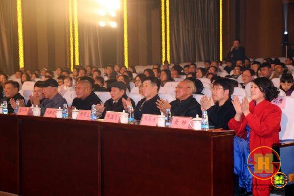 晚会.jpg 晚会.jpg