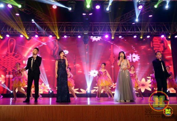 晚会2.jpg 晚会2.jpg